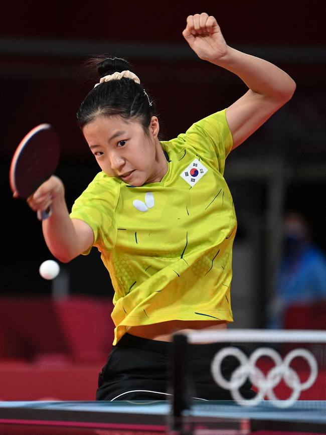 A dél-koreai Shin Yubin a kieséses szakaszban